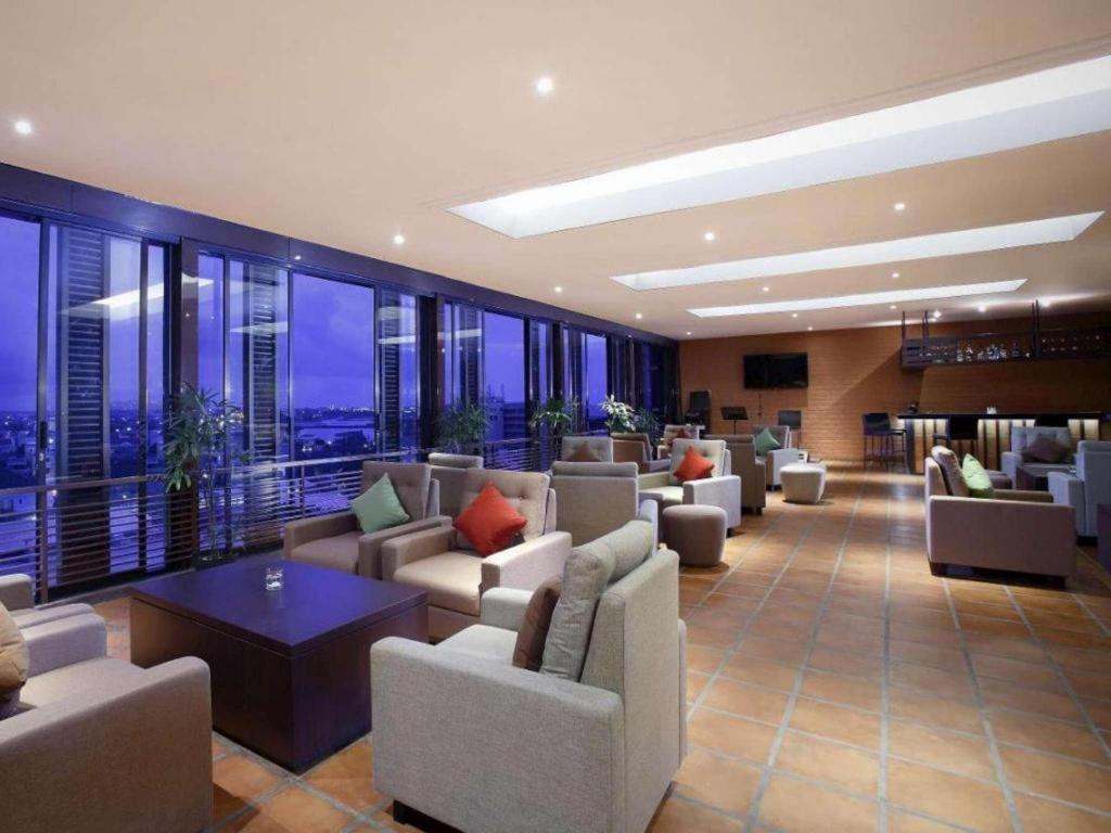 Hotel Santika Makassar Dış mekan fotoğraf