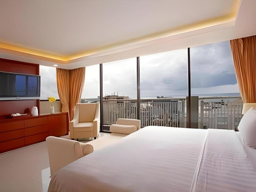 Hotel Santika Makassar Dış mekan fotoğraf