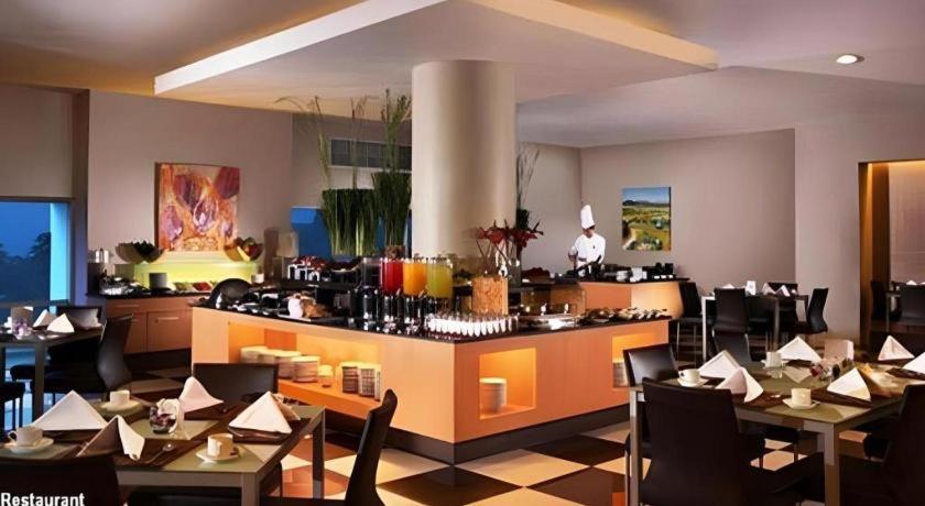 Hotel Santika Makassar Dış mekan fotoğraf