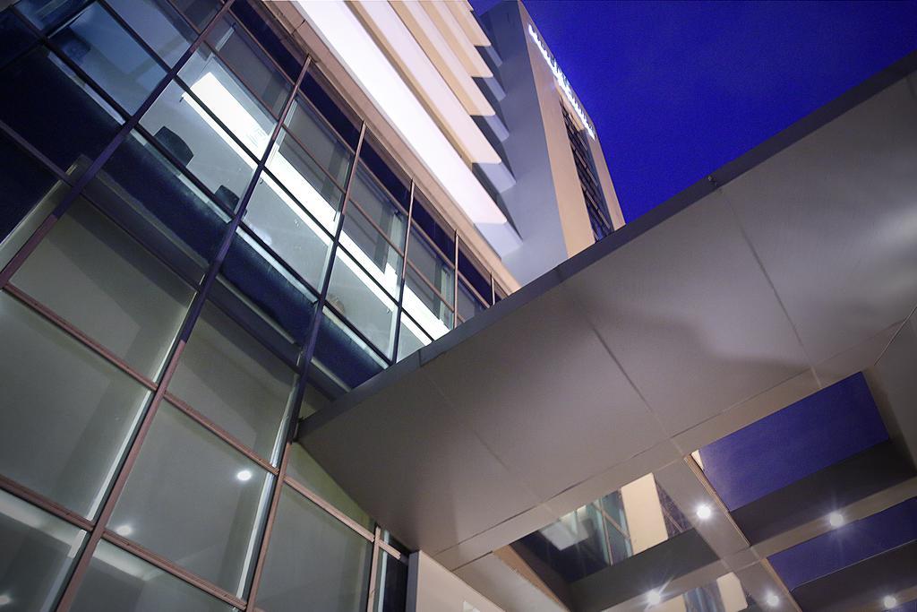 Hotel Santika Makassar Dış mekan fotoğraf